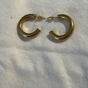 Elegant Gold Hoop Earrings